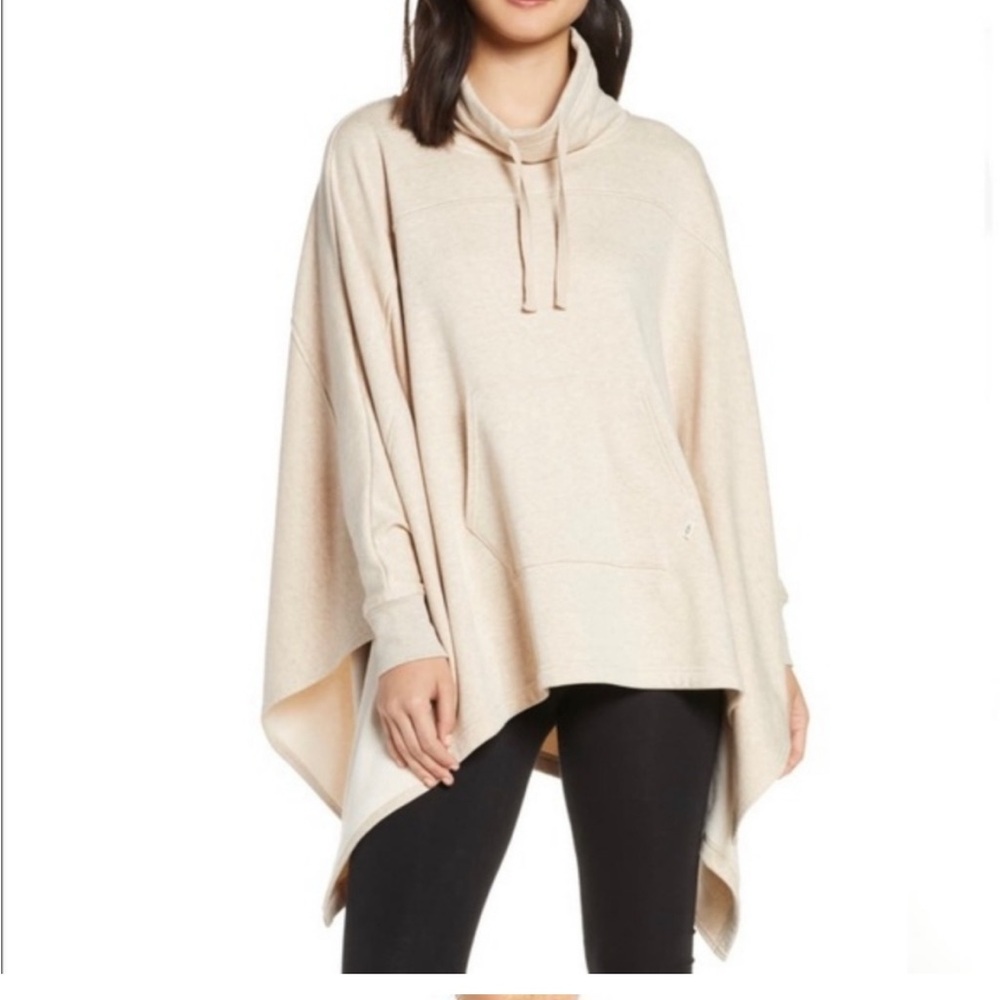 UGG Charlynne Poncho in Size xs/s